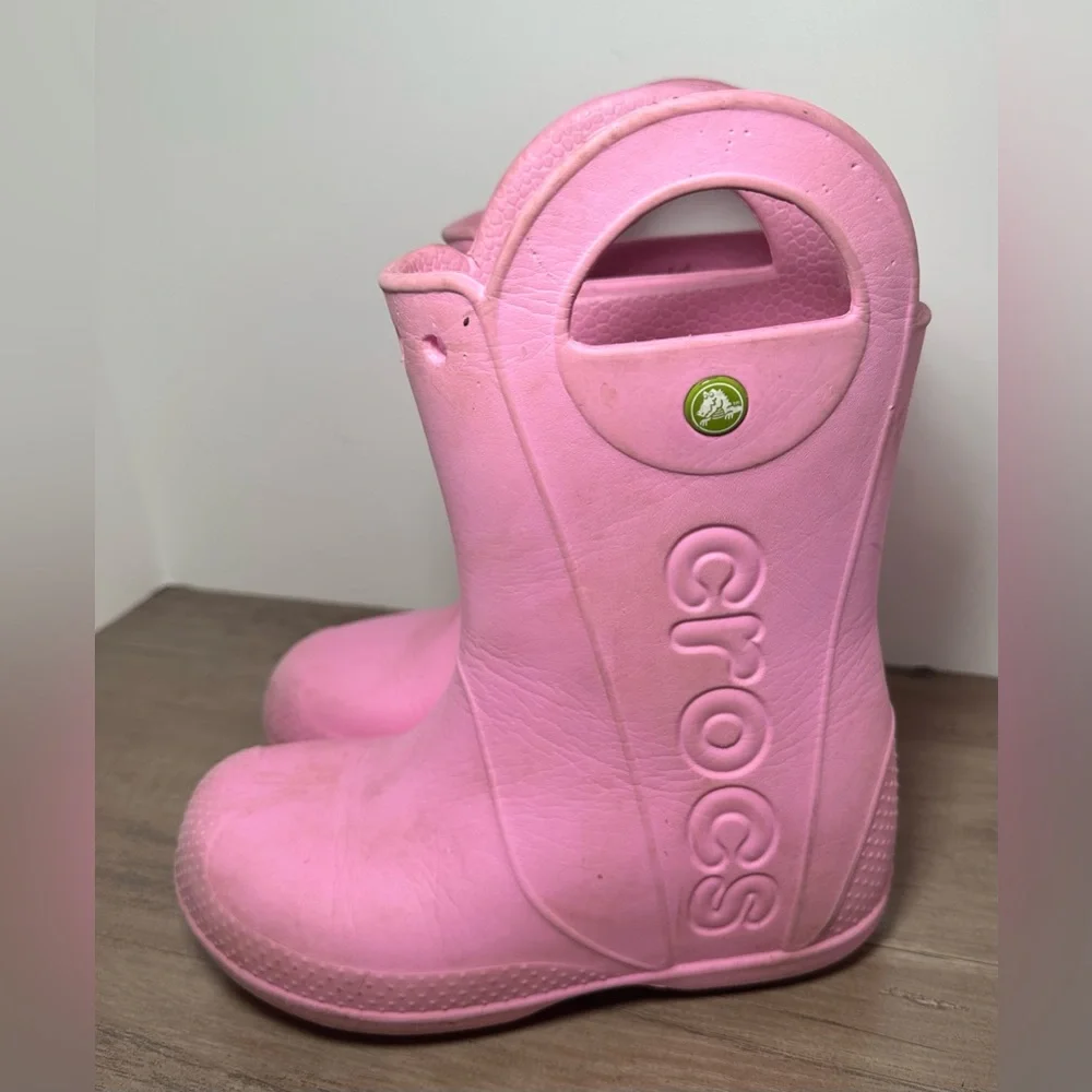 Crocs Kids Handle It Rain Boot Size J2‎ Girls Pink Waterproof Pull/Slip On.